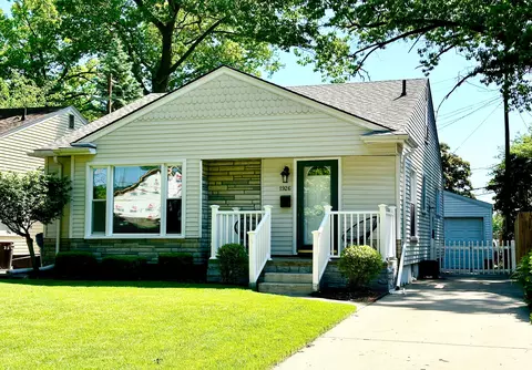 1926 Ardmore Ave, Royal Oak, MI 48073