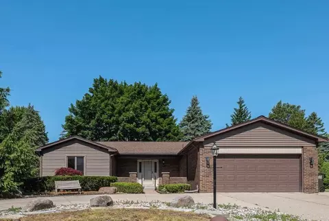 2508 Wortham Dr, Rochester Hills, MI 48307