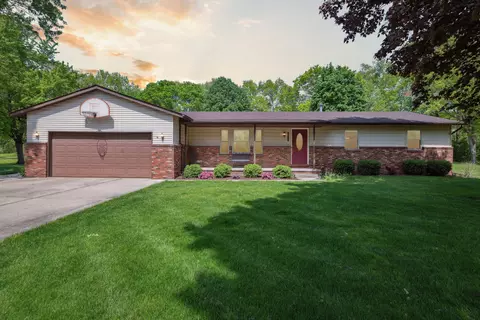 2899 Russell Dr, Genoa, MI 48843