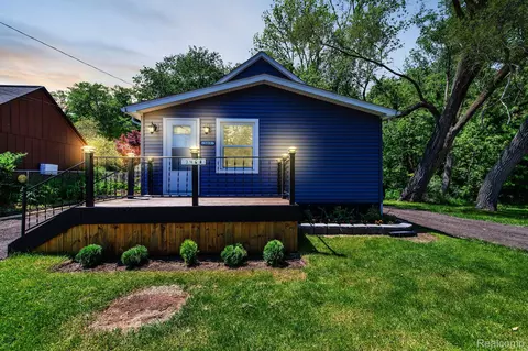 3468 Newton Rd, Commerce, MI 48382