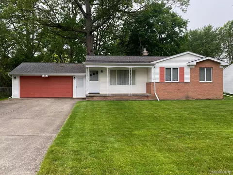 4352 Ashlawn Dr, Flint, MI 48507