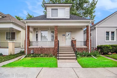 2672 Zinow St, Hamtramck, MI 48212