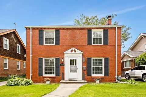 1159 Nottingham Rd, Grosse Pointe Park, MI 48230