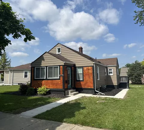 2984 Stanley St, Trenton, MI 48183