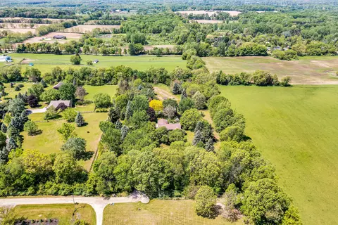 2768 Saddle Ln, Dryden, MI 48428