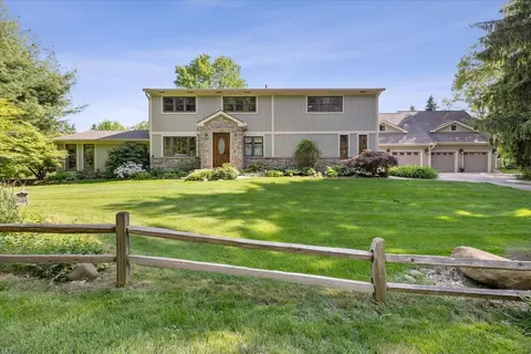 5630 Griffith Dr, Genoa, MI 48116