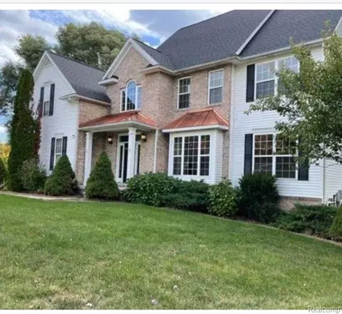 8492 Cranbrook Dr, Grand Blanc, MI 48439