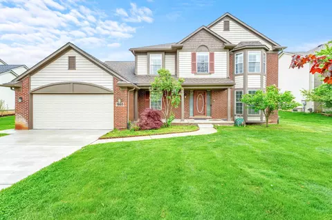 1985 Twin Sun Cir, Commerce, MI 48390