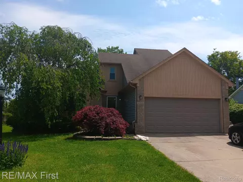 49254 Shady Gln, Chesterfield, MI 48051