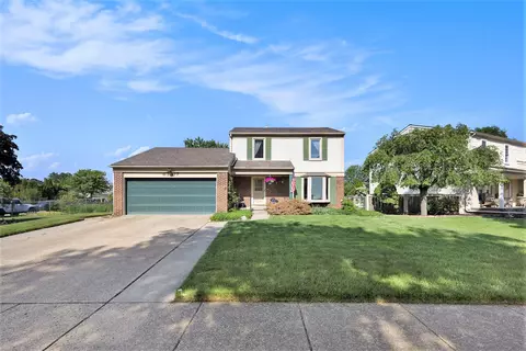 43317 Hyde Park Dr, Sterling Heights, MI 48313