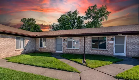 29433 Park Place Dr, Warren, MI 48093
