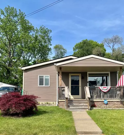 24 Short St, Pontiac, MI 48342