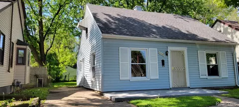 20462 Kingsville St, Harper Woods, MI 48225