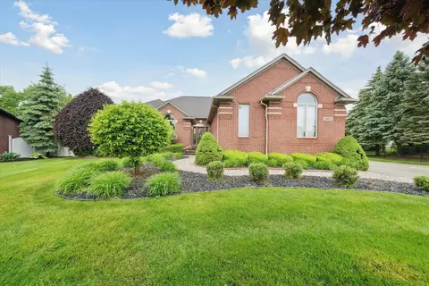 15853 Tea Rose Dr, Macomb, MI 48042