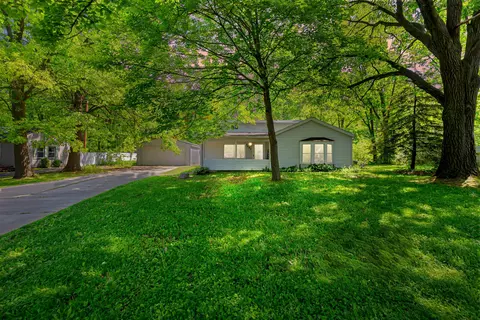 2685 Simpson Dr, Rochester Hills, MI 48309