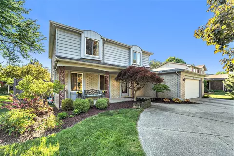 4453 Willow Creek Dr, Troy, MI 48085