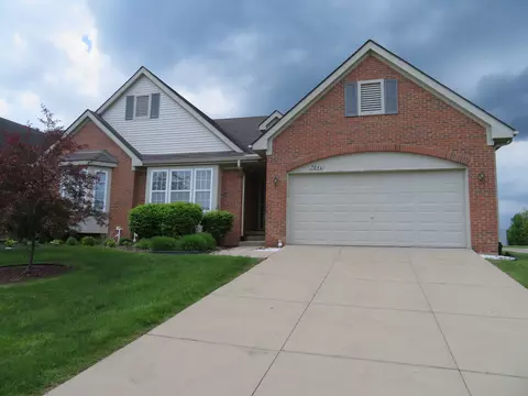7046 Iris Crt Ct, Grand Blanc, MI 48439