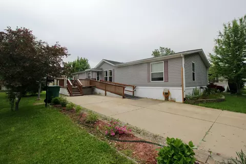 634 Grandshire, Fowlerville, MI 48836