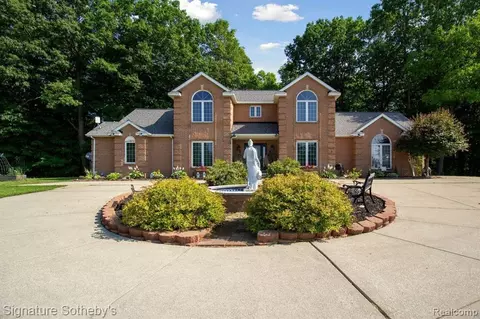 1530 Tu Van Trl, Leonard, MI 48367