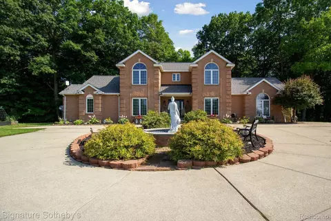1530 Tu Van Trl, Addison, MI 48367