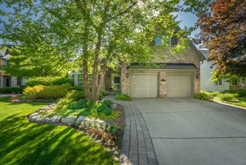 5324 Versailles Ave, Genoa, MI 48116