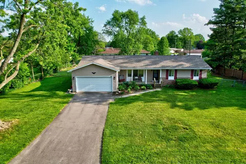 4436 Rosethorn Cir, Burton, MI 48509