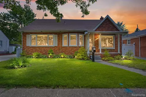 1853 Buckingham Ave, Lincoln Park, MI 48146