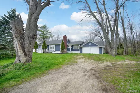 5035 Center Rd, Deerfield, MI 48451