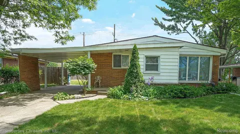 23220 Eastwood St, Oak Park, MI 48237