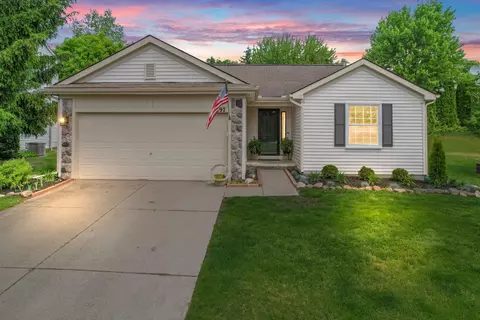 3297 Pond Ridge Dr, Holly, MI 48442