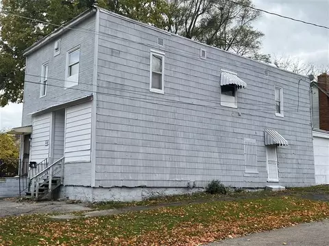 1229 Lyon St, Flint, MI 48503