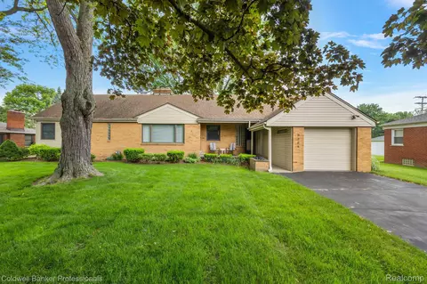 9224 Rocker Ave, Plymouth, MI 48170