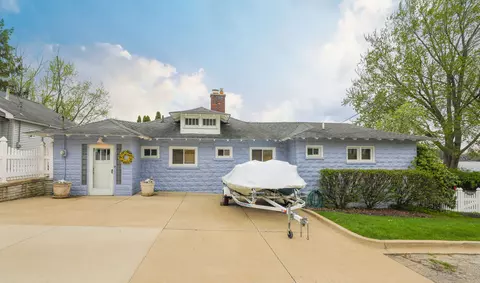 108 Highland Ave, Lake Orion, MI 48362