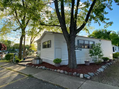 10001 E Apt 374 Goodall Rd, Durand, MI 48429
