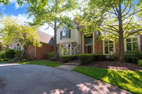 2353 Heronwood Dr, Bloomfield Hills, MI 48302