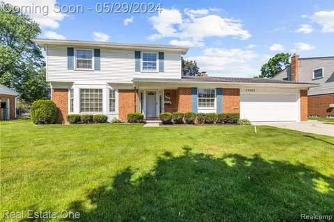 15405 Huff St, Livonia, MI 48154
