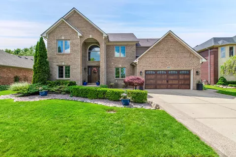 50157 Murray Dr, Macomb, MI 48044