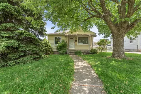 3807 15th St, Wyandotte, MI 48192
