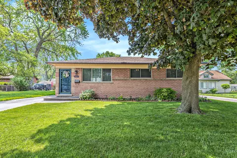 23608 Glenbrook St, Saint Clair Shores, MI 48082