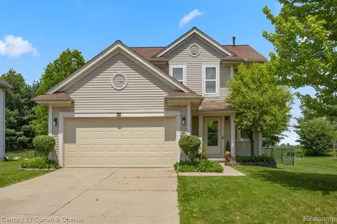 8611 Barrington Dr, Ypsilanti, MI 48198