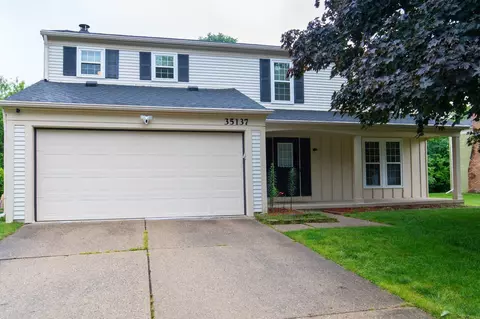 35137 Bunker Hill Dr, Farmington Hills, MI 48331