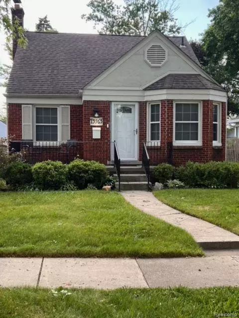 19765 Sumner, Redford, MI 48240