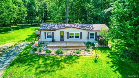 5833 Welch Lake Rd, Waterloo, MI 49240
