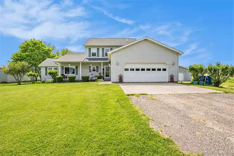 2076 Nichols Rd, Clayton, MI 48449