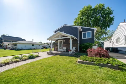 61 Tecumseh St, Clawson, MI 48017