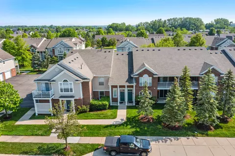 16832 Dover Dr, Northville, MI 48168