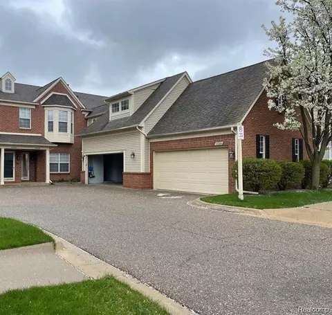 43270 Pendleton Cir, Sterling Heights, MI 48313