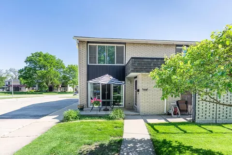 8240 Karam Blvd UNIT 1, Warren, MI 48093