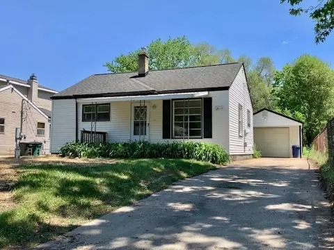 1913 Oakfield St, Ortonville, MI 48462