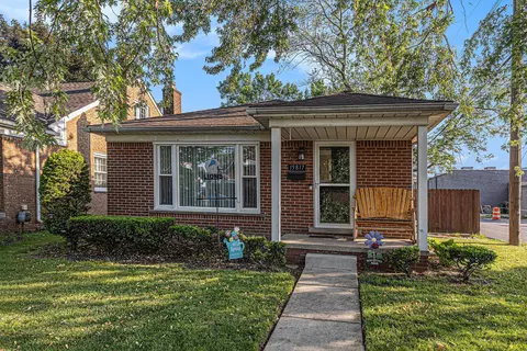 15817 Angelique Ave, Allen Park, MI 48101